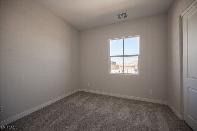 Building Photo - 117 Royal Cascade Ave