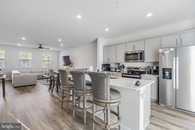 Building Photo - 345 Soft Rush Ln