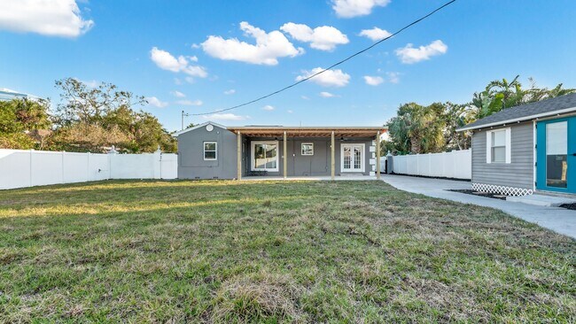 Building Photo - Beautiful S. Tampa 3BR/2BA remodeled home ...