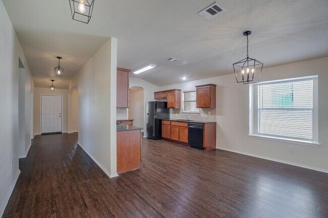 Building Photo - 1313 Honey Blossom Dr