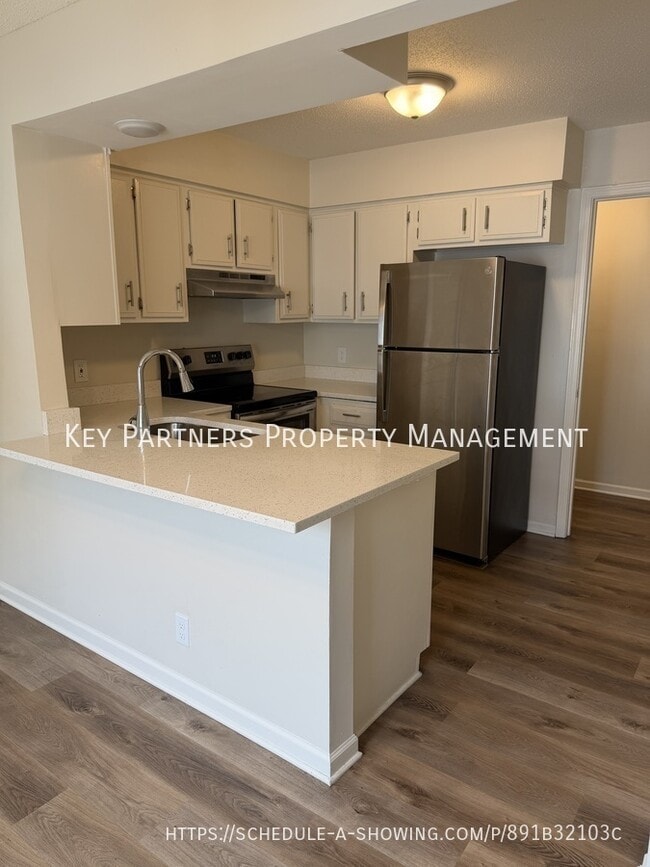 Building Photo - 8833 Glenwood Ct