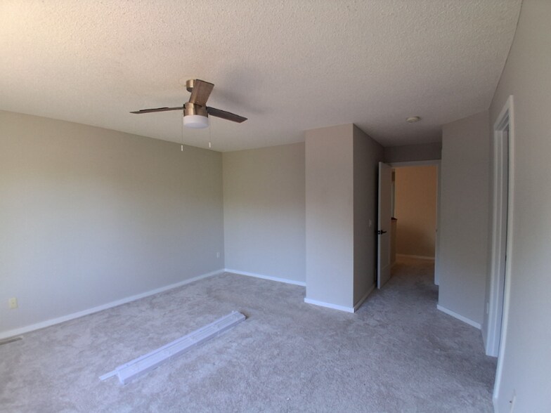 Building Photo - 4160 Raptor Rd