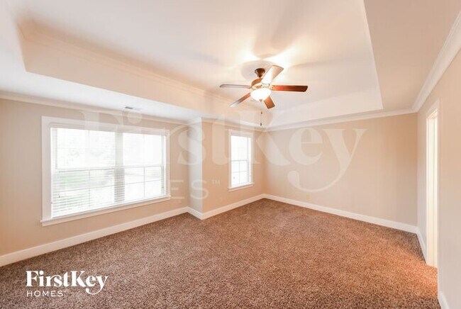 Building Photo - 256 Kingston Cir