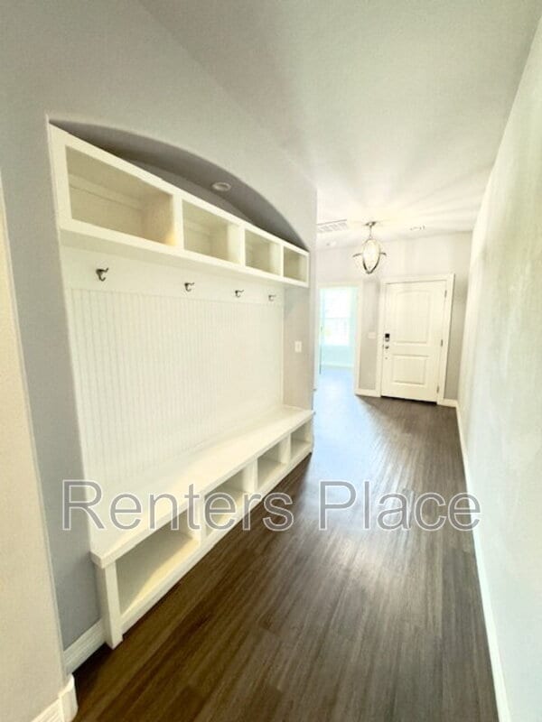Building Photo - 130 W 130th St S
