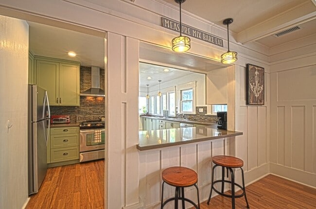 Building Photo - Beautifully Renovated Craftsman with Private Yard & Guest Suite in Prime Bankers Hill