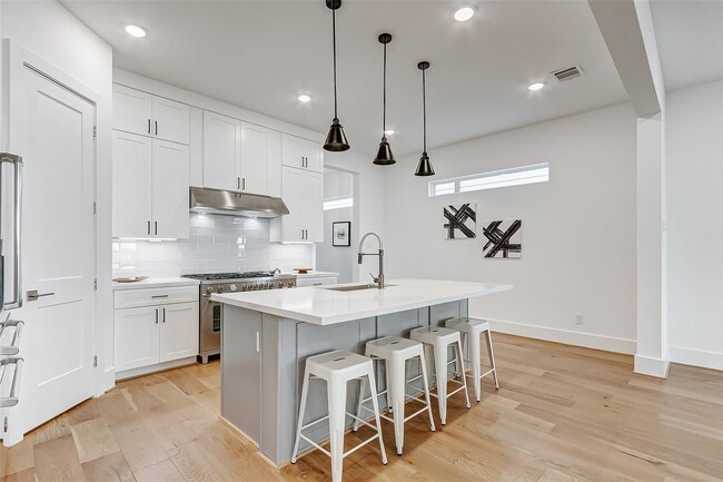 Building Photo - 7818 Janak Dr