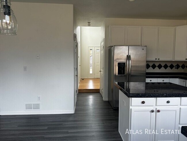 Building Photo - 10789 Vista Rd