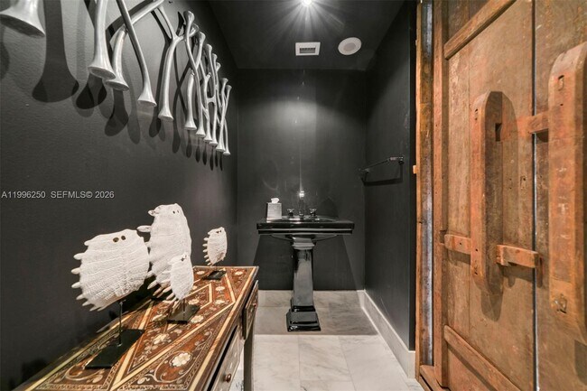 Building Photo - 1040 Biscayne Blvd