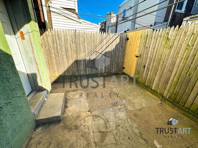 Building Photo - 3459 Braddock St