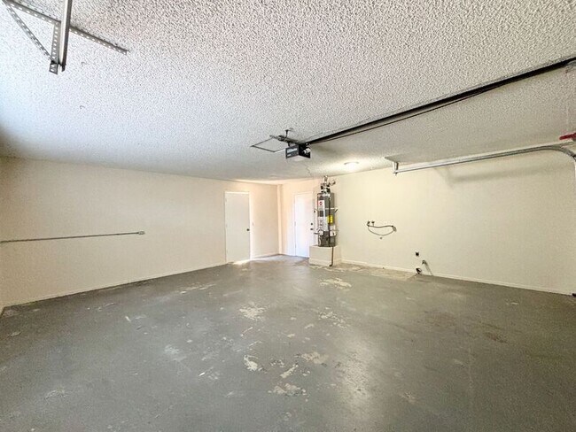 Building Photo - 9472 Wasco Ave