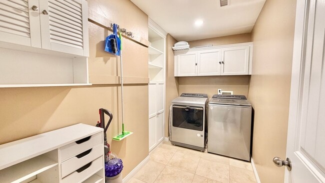 Building Photo - Nicely Updated Single-Story on quiet cul-de-sac Street just Minutes to Downtown Fallbrook!