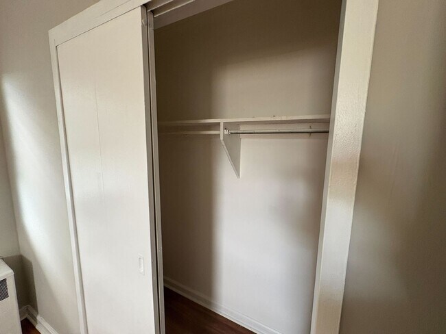 Building Photo - Spacious 3-Bedroom Condo in Randle Heights!!