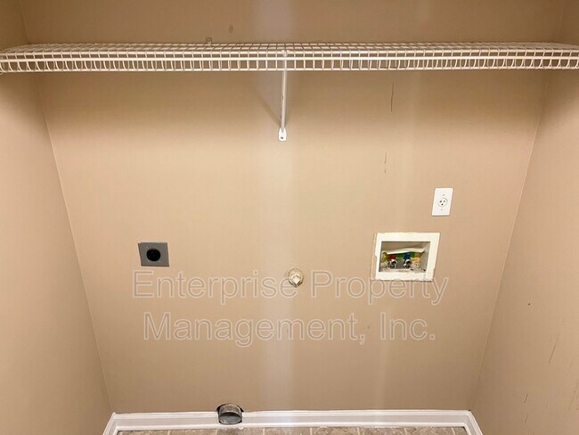 Building Photo - 9221 Lazzini Cove