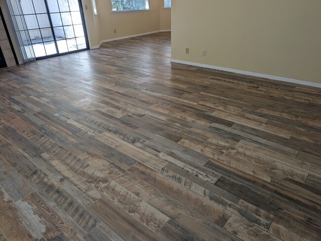 Building Photo - 274 Tempus Cir