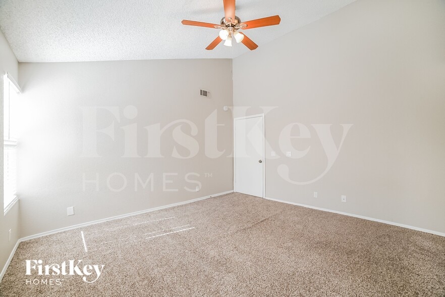 Building Photo - 5057 W Chicago Cir S