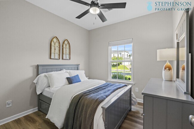 Building Photo - 217 Whispering Oak Ln