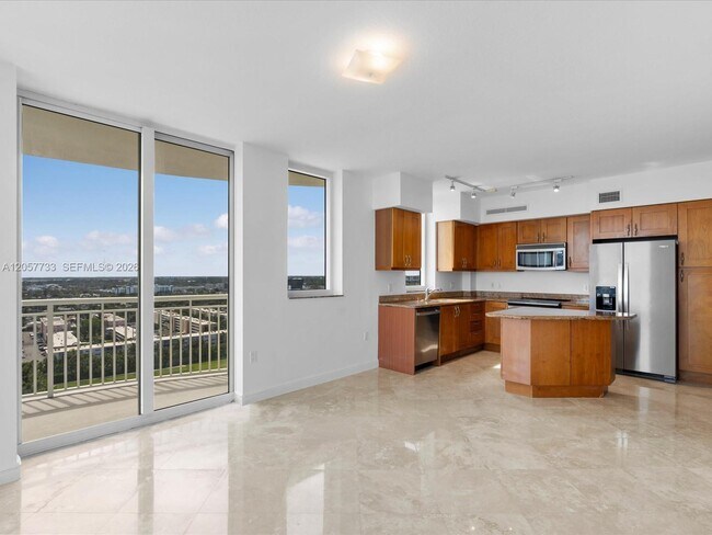 Building Photo - 1745 E Hallandale Beach Blvd