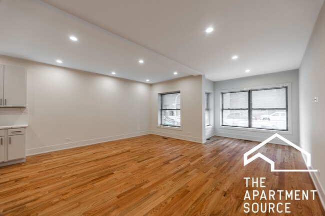 Building Photo - 652 W Gordon Terrace