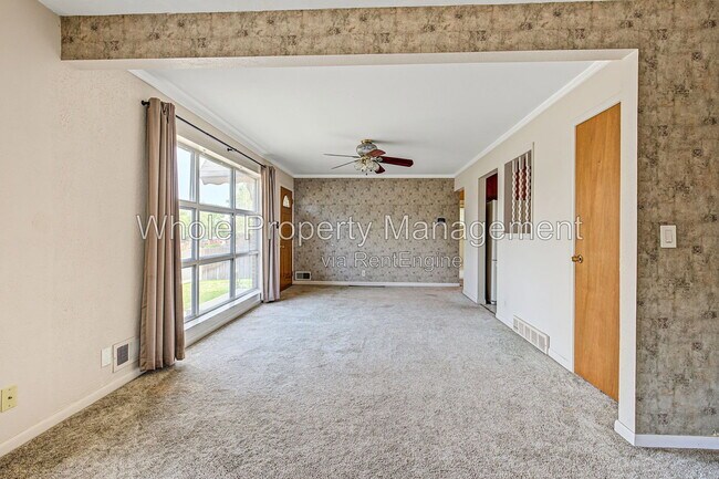 Building Photo - 1406 E 108th Pl