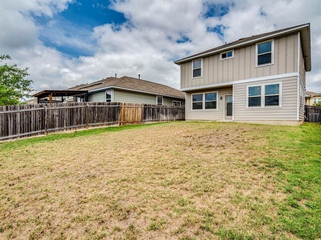 Building Photo - 398 Wapiti Rd