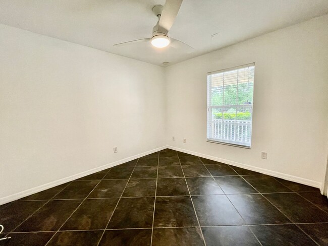 Building Photo - Lehigh Acres-NOW AVAILABLE **3 Bedroom/ 2 ...