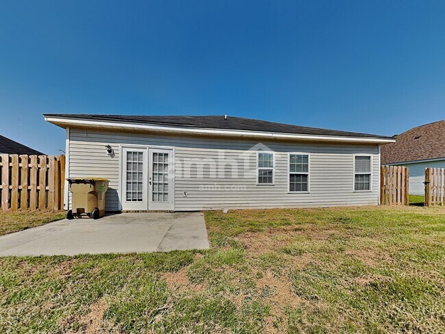 Building Photo - 30 Valley Oak Dr