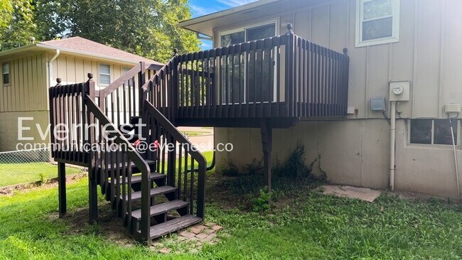Building Photo - Beautiful 3-Bedroom Home with Modern Comforts / Pet-Friendly / Vouchers Accepted / Available Now!