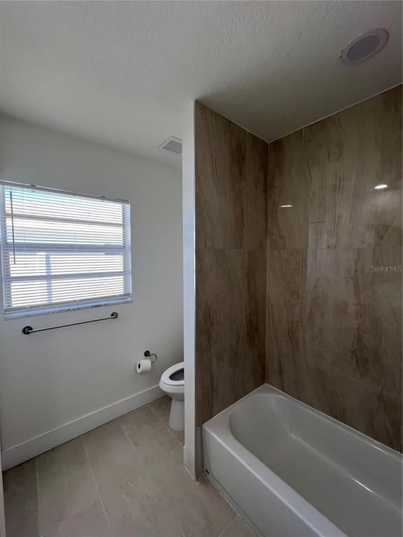 Building Photo - 2502 Tropical Shores Dr SE