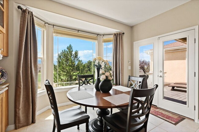 Building Photo - 10214 Pine Glade Dr