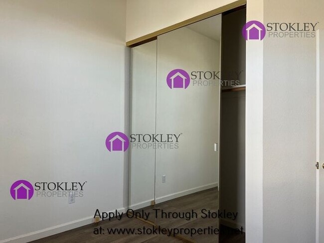 Building Photo - 2133 Bluerock Cir