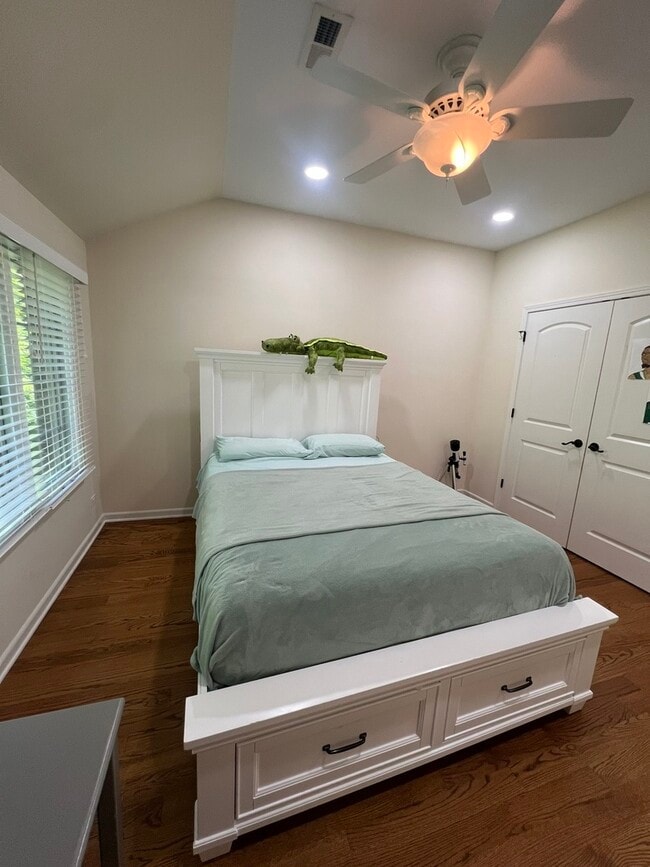 Building Photo - 1231 Caroline Ct