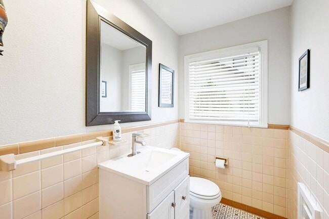 Building Photo - 3408 Bonnie Rd