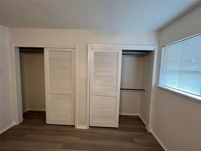 Building Photo - 8048 Sands Point Dr