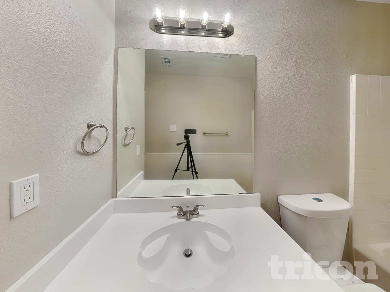 Building Photo - 1110 Sage Brush Tr