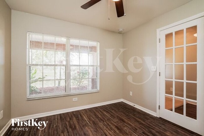 Building Photo - 4427 NE 10th Ct