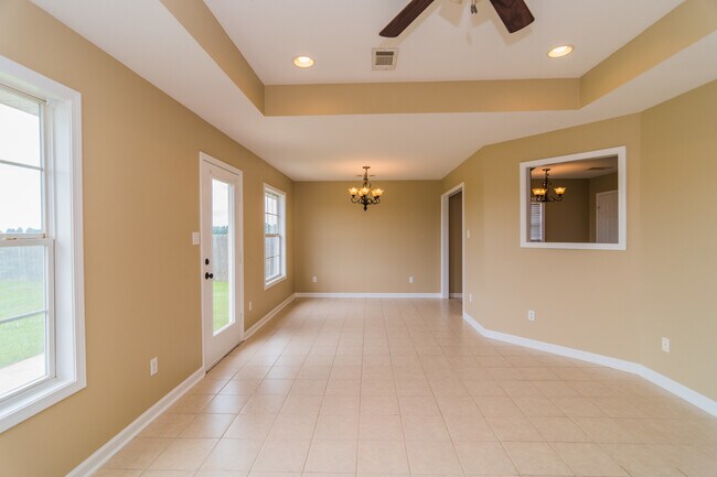 Building Photo - 3 Bedroom, 2 Bath Home in Valley View with Privacy Fenced in Backyard! June move in!!