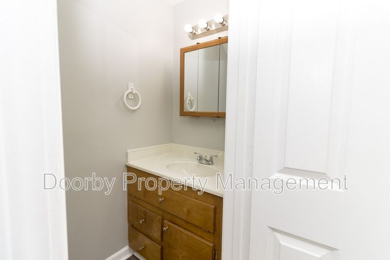 Building Photo - 89 Nicole Ln.