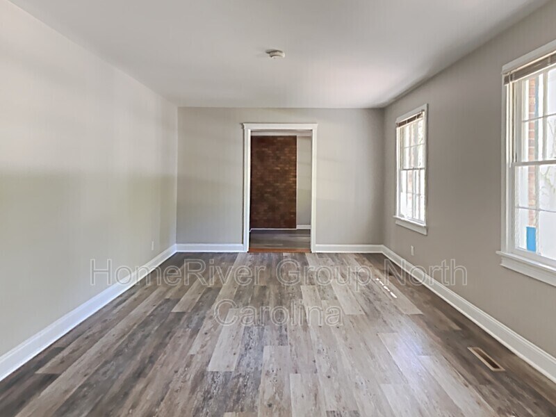Building Photo - 136 Old Meadowbrook Rd