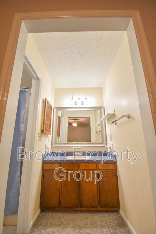 Building Photo - 1651 Greenock Ave