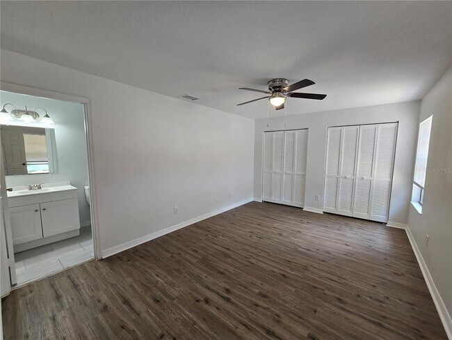 Building Photo - 717 Chilt Dr