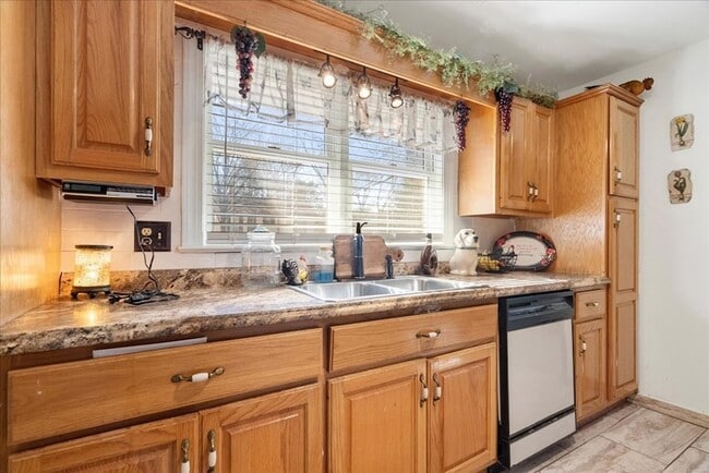 Building Photo - 3025 Cleveland Hwy