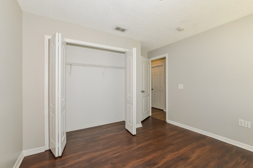 Building Photo - 232 Tiffany Ct