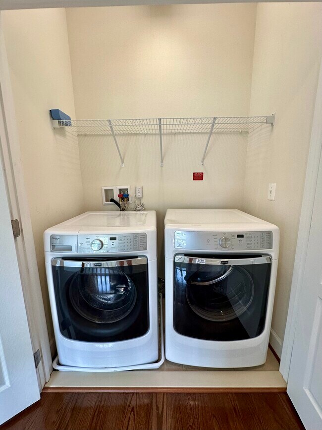 Building Photo - 20284 Center Brook Square