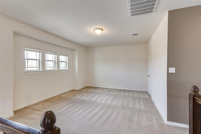 Building Photo - 16113 Hawthorne Heights Trail