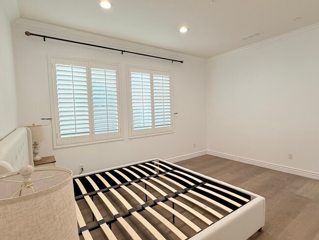 Building Photo - 16004 Cascade Dr