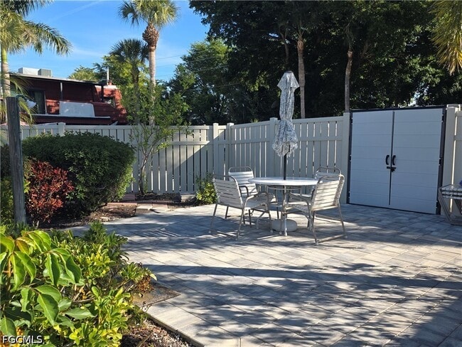 Building Photo - 7105 Quail Run Ct W