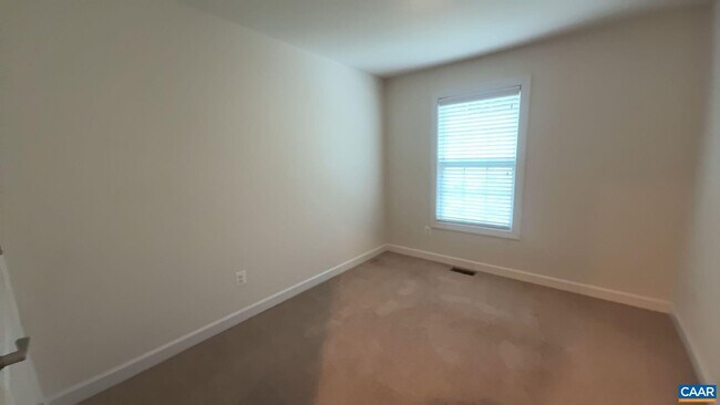 Building Photo - 2402 Winthrop Dr