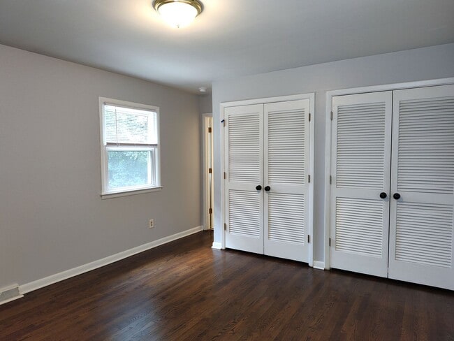 Building Photo - Charming split level home located in the Mcclintock Woods Community in Charlotte!