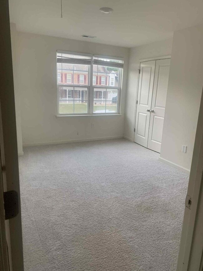 Building Photo - 670 Spruce Garden Ct