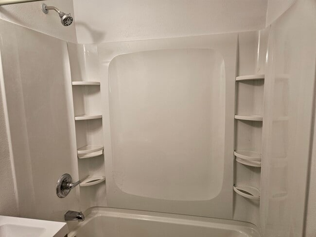 Building Photo - 45442-45412 12 St E